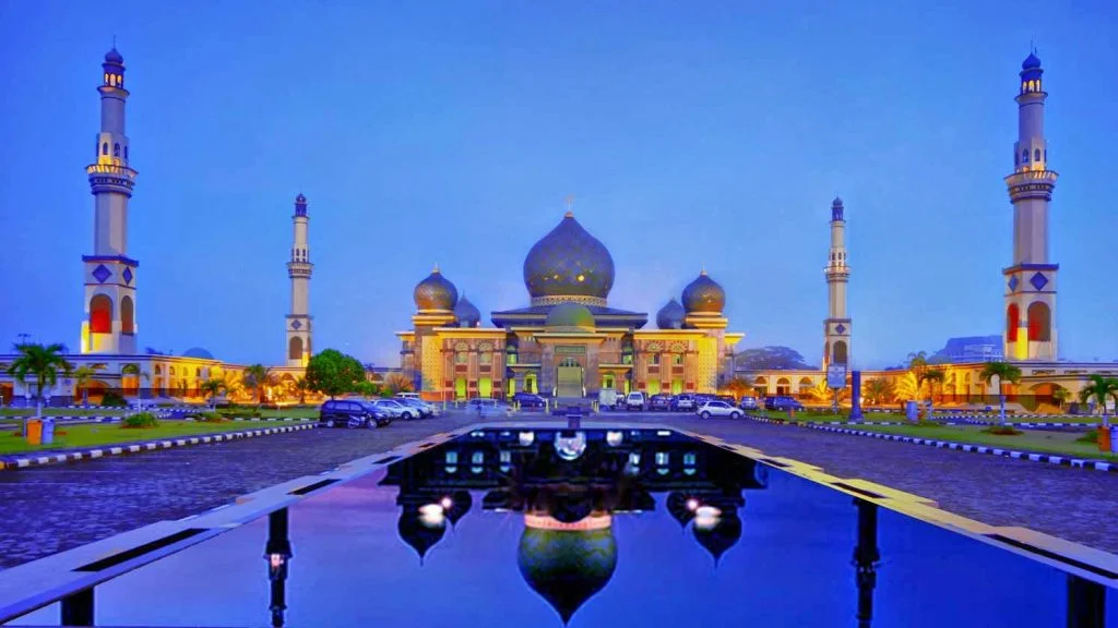 Mengunjungi masjid-masjid terindah di Indonesia